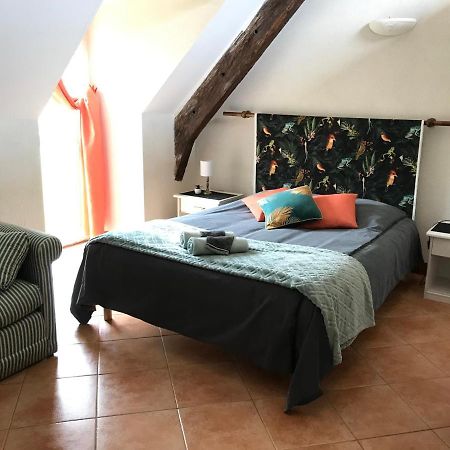 Bed and Breakfast Domaine Du Lesty Ambon Zewnętrze zdjęcie